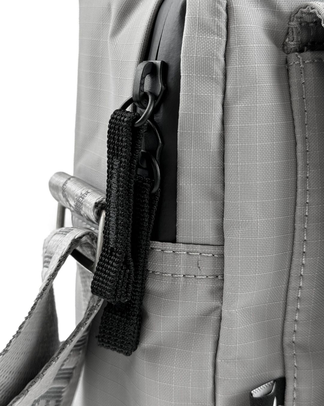 Kintobe NOAH Crossbody Bag - Chrome Grey
